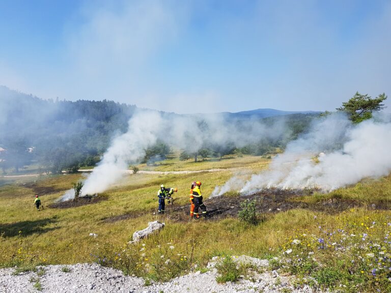 Camping évacué à cause d&rsquo;un incendie : mes droits, mon remboursement, où être relogé